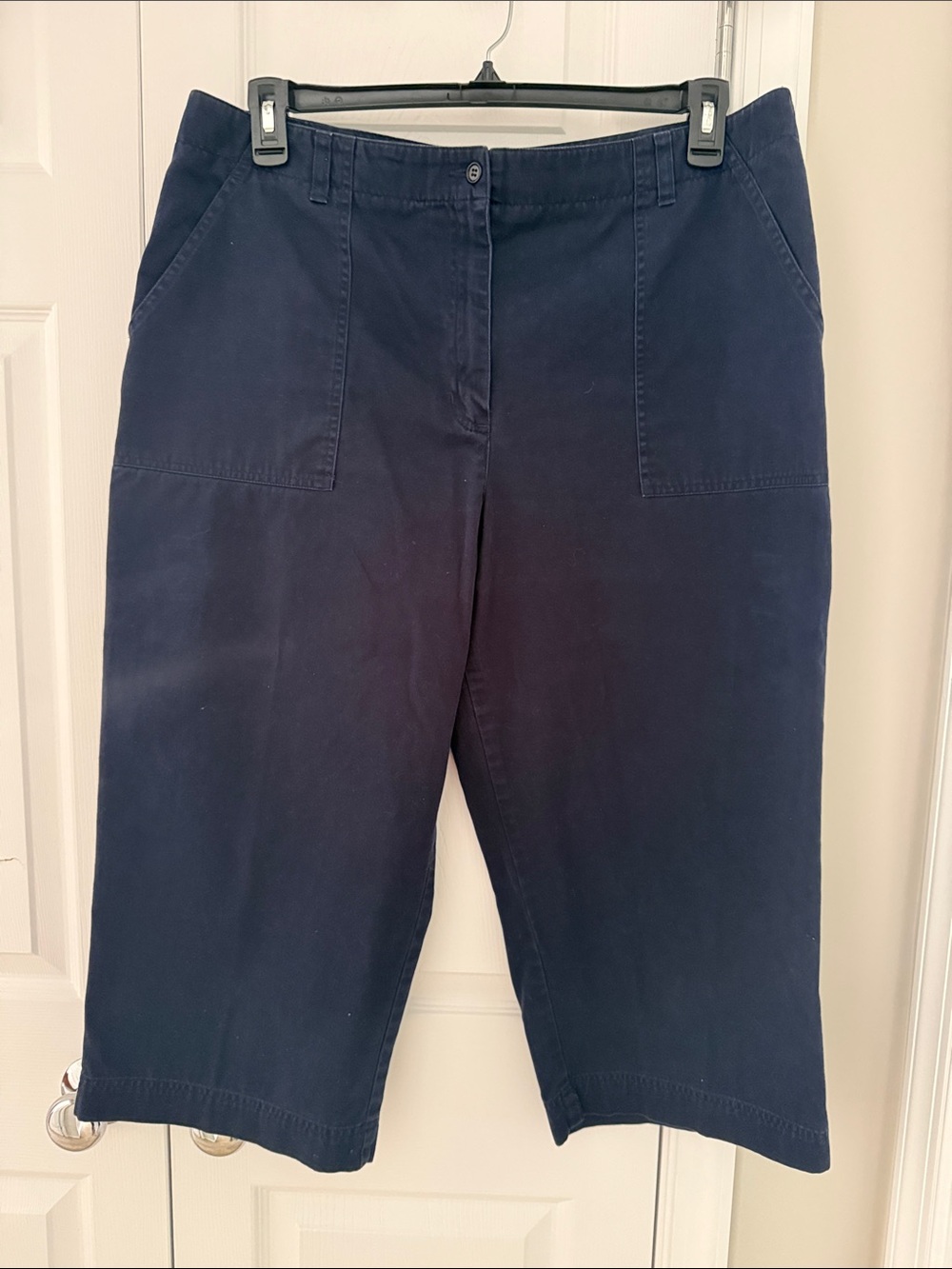 Jones New York Navy Cropped Pocket Capris